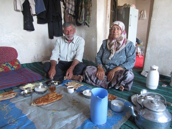 Frühstück bei iranischen Bauern © cyclingfar.wordpress.com