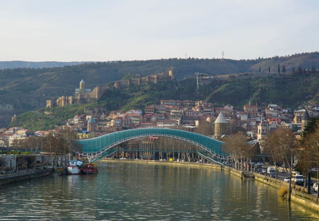 Moderne Brückenkunst in Tiflis