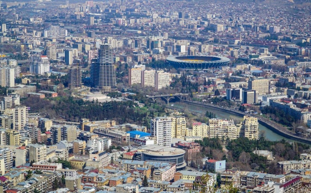 Stadt-Aussicht mit Stadion: hier spielte zwei Tage nach meiner Ankuft die Deutsche Nationalmannschaft gegen Georgien