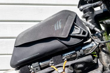 Plenty of space without wobbling: Test ride with the Tailfin Top Tube Pack – Flip